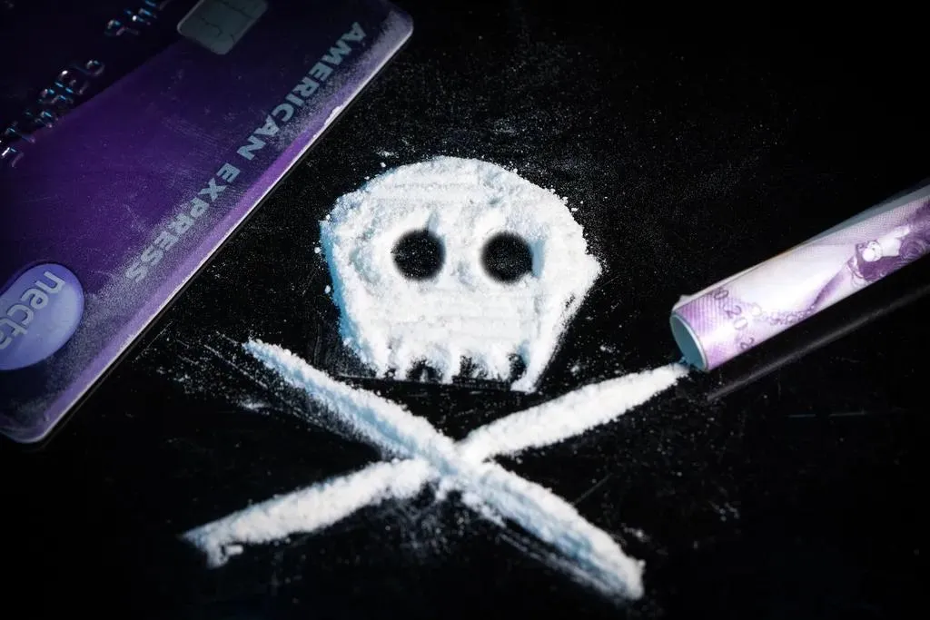 Виды синтетических наркотиков: эффект, последствия и признаки употребления